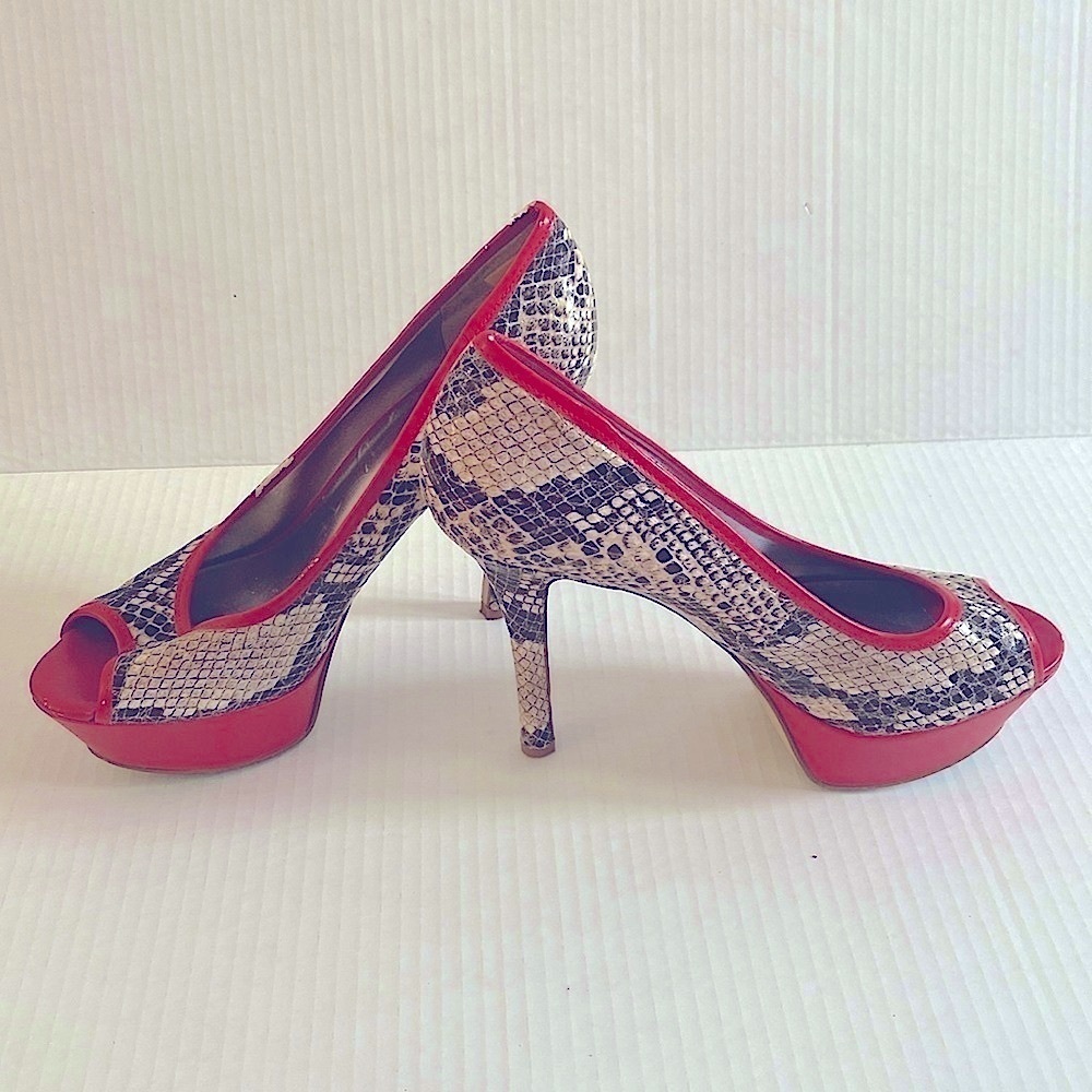 Guess Platform Shoes in Animal print in Red/Creme/Brown Size 7.5